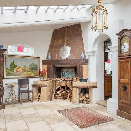 With Pool In Provence -villa Romantique Sleeps Up To 12 4 In Optional Villa