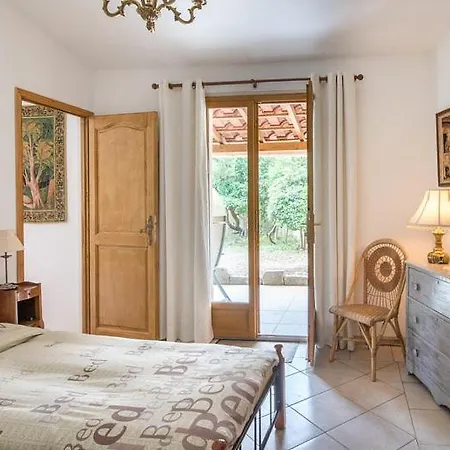 With Pool In Provence -villa Romantique Sleeps Up To 12 4 In Optional Villa