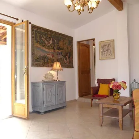 With Pool In Provence -villa Romantique Sleeps Up To 12 4 In Optional Villa *