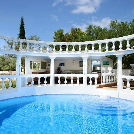 With Pool In Provence -villa Romantique Sleeps Up To 12+4 In Optional Villa Beaucaire (Gard)