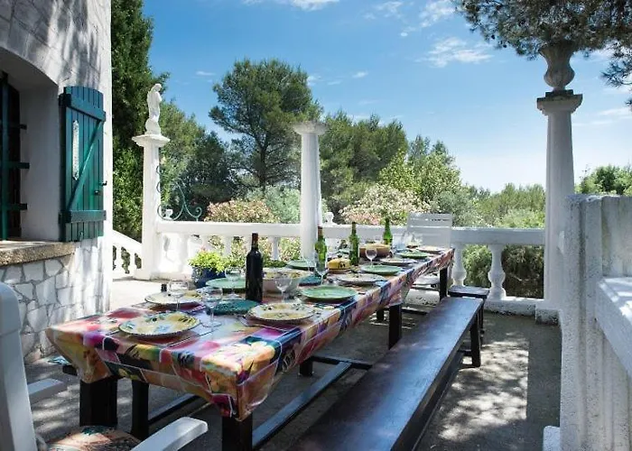 Villa With Pool In Provence -villa Romantique Sleeps Up To 12 4 In Optional