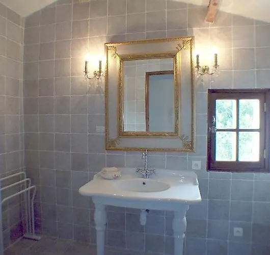 With Pool In Provence -villa Romantique Sleeps Up To 12 4 In Optional * Beaucaire (Gard)