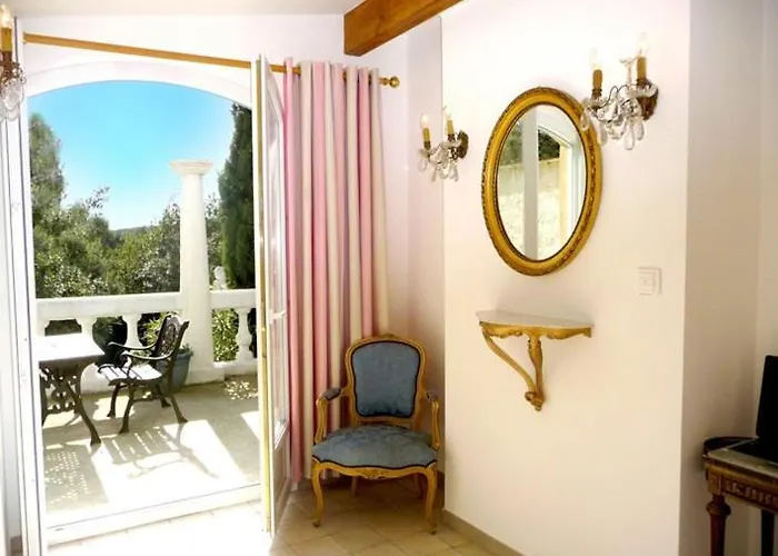 With Pool In Provence -villa Romantique Sleeps Up To 12 4 In Optional
