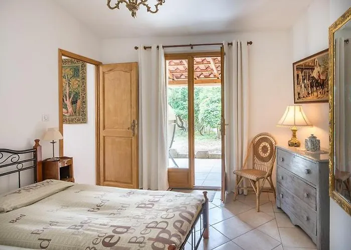 With Pool In Provence -villa Romantique Sleeps Up To 12 4 In Optional Villa