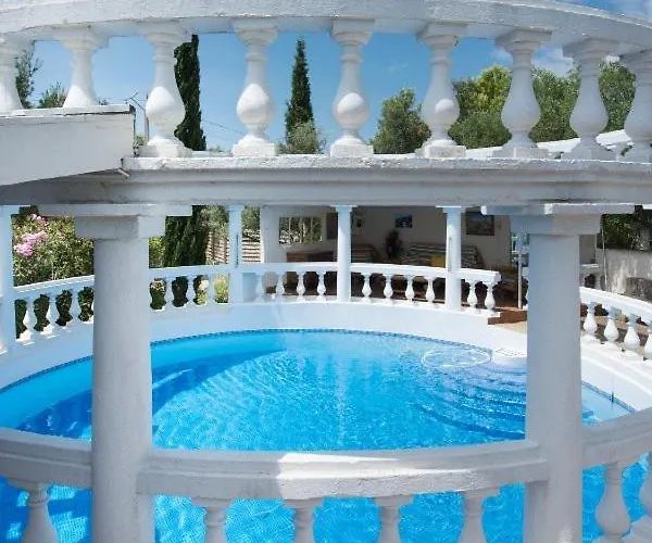Villa With Pool In Provence -villa Romantique Sleeps Up To 12 4 In Optional Beaucaire (Gard)
