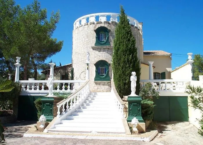 With Pool In Provence -villa Romantique Sleeps Up To 12 4 In Optional