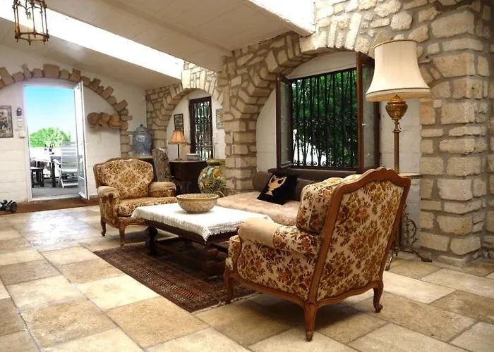 With Pool In Provence -villa Romantique Sleeps Up To 12 4 In Optional Villa *